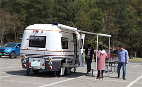 <strong>开来车辆4月1日四方山拖挂房车展</strong>