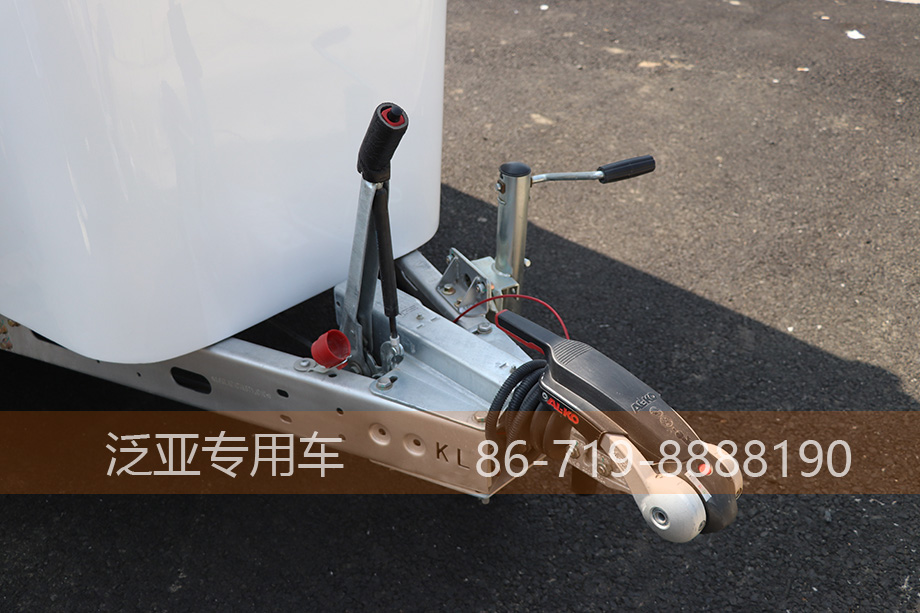 拖挂房车底盘