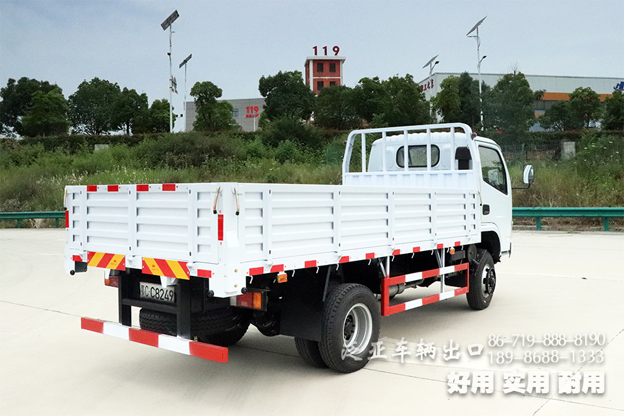 东风四驱卡车,小四驱底盘,右舵卡车,右舵车出口,右舵轻卡,东风轻卡出口,东风四驱出口,东风福瑞卡