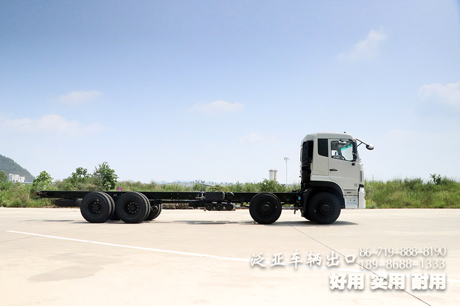 8*4天锦,排半平板底盘,东风四驱越野专用车,越野专用底盘,东风天锦底盘改装