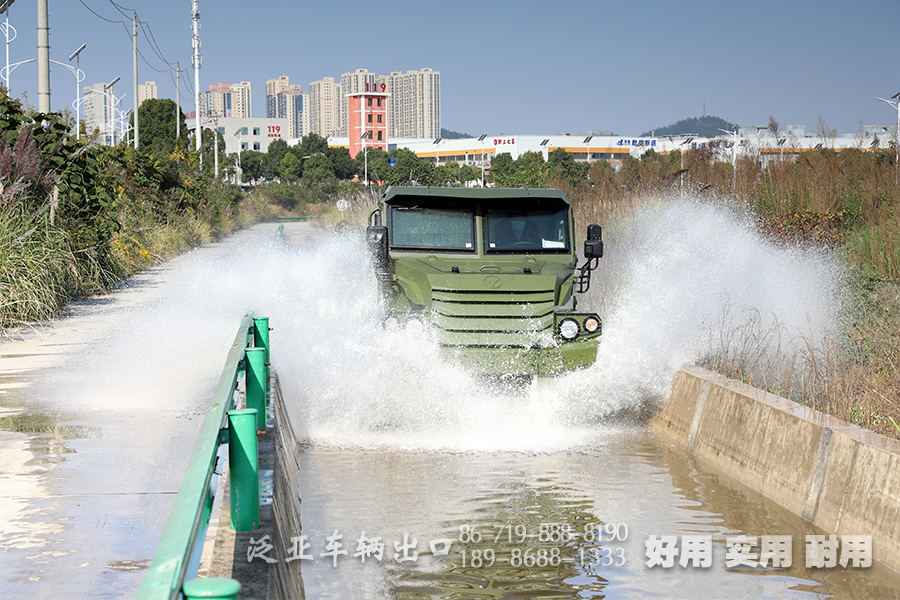 六驱卡车,六驱越野底盘,装甲车底盘,6X6防护型越野底盘,定制款底盘,防护型底盘,卡车底盘改装,载货卡车底盘