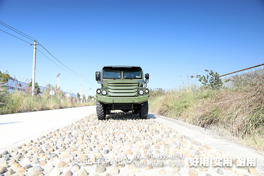 六驱卡车,六驱越野底盘,装甲车底盘,6X6防护型越野底盘,定制款底盘,防护型底盘,卡车底盘改装,载货卡车底盘