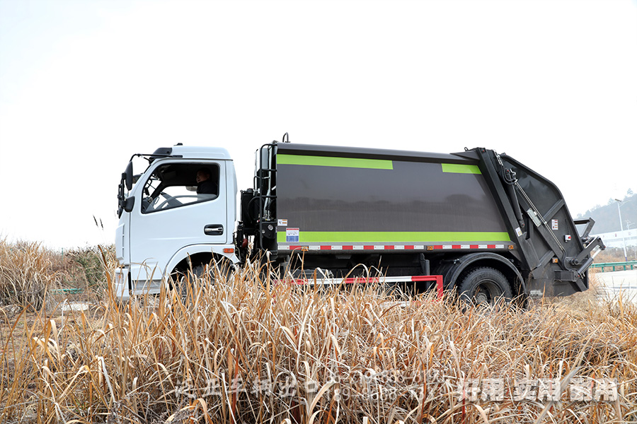 压缩式垃圾车,9立方垃圾车,东风环卫车,垃圾车厂家,垃圾车销售,4*2垃圾车