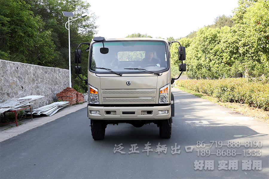 新款卡车底盘,六驱卡车,山猫越野车底盘,专用车改装,6*6出口型卡车,平头2082,后八轮越野车