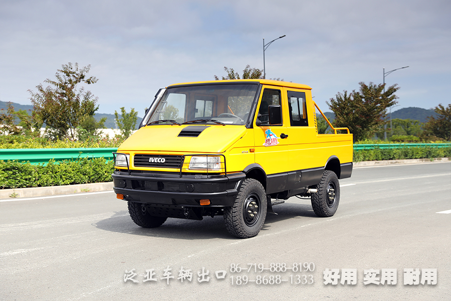 四驱依维柯短头双排小货车_3吨小型6人座越野卡车_经典依维柯2045改装车型