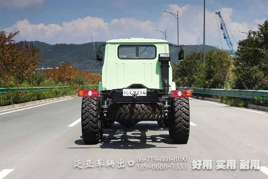 东风EQ2100底盘,东风6×6底盘,双玻璃EQ2100底盘,六驱越野底盘,6×6尖头底盘,EQ245底盘,运兵卡车,底盘出口,长头军车,190马力军车,军车专用改装
