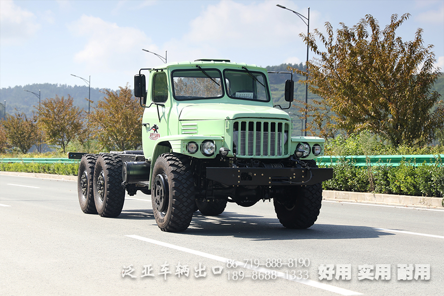 东风EQ2100底盘,东风6×6底盘,双玻璃EQ2100底盘,六驱越野底盘,6×6尖头底盘,EQ245底盘,运兵卡车,底盘出口,长头军车,190马力军车,军车专用改装
