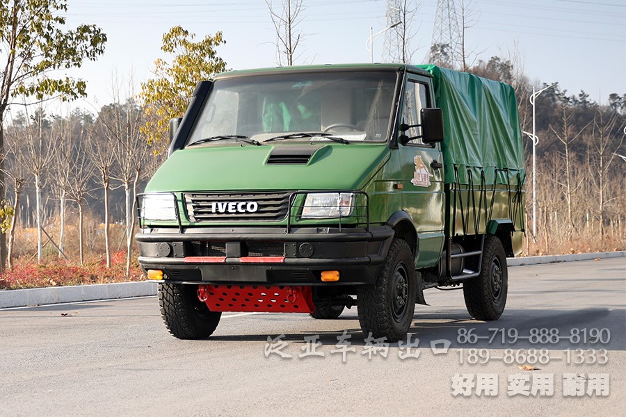 依维柯经典军绿小型载货车_依维柯越野载货卡车_依维柯改装厂家