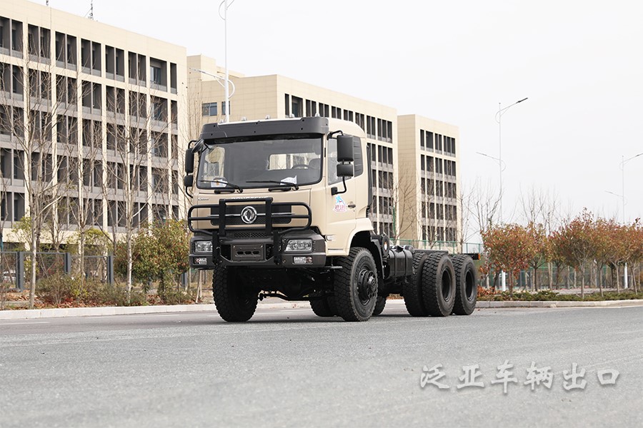 东风六驱后八轮专用底盘_260马力越野运兵车升级款_六驱军车底盘改装厂家