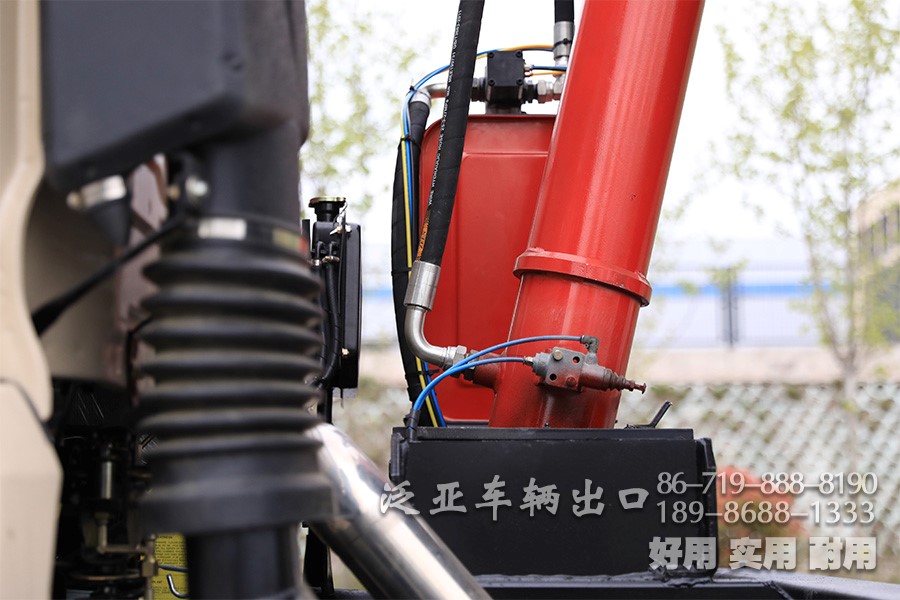 全驱自卸车，三桥自卸车，东风自卸车，东风六驱，后八轮自卸车，东风6×6，东风越野卡车，六驱自卸车，东风后八轮，后八轮卡车，全驱后八轮