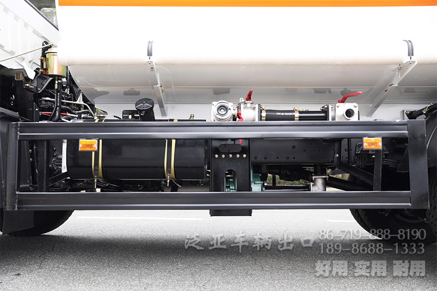 消防运水车，10方喷洒车，东风消防车，4*2水罐车，国三喷洒车，环卫绿化车，绿化喷洒车