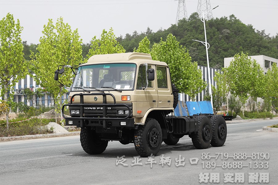 EQ2102N 双排越野卡车 六驱越野专用车 越野载货卡车 210马力越野车 高配平头沙漠越野车 越野载货卡车出口型